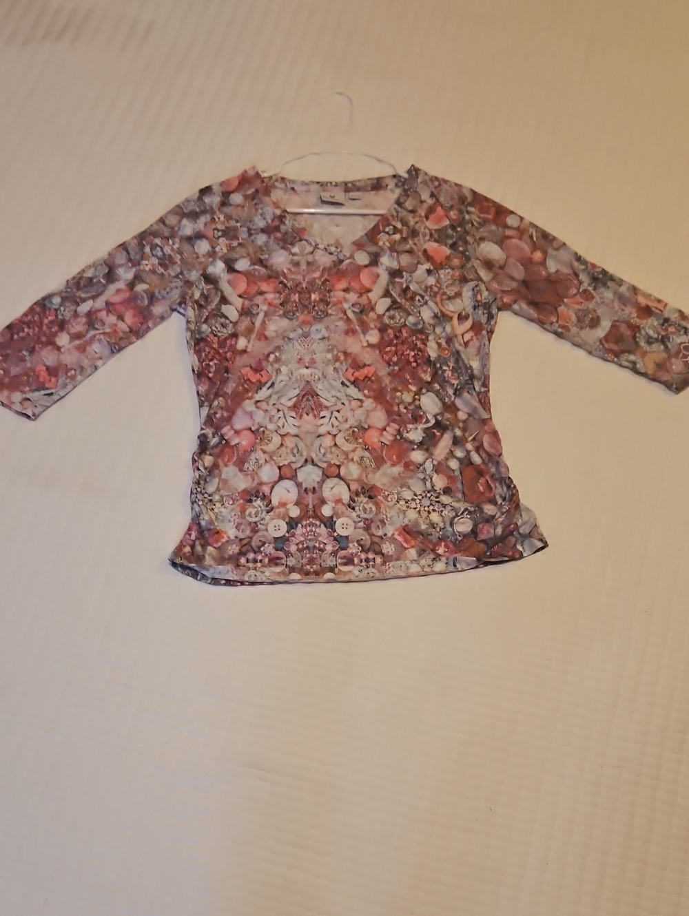 Gem Mosaic V-Neck Women's Top - Multicolor Pink